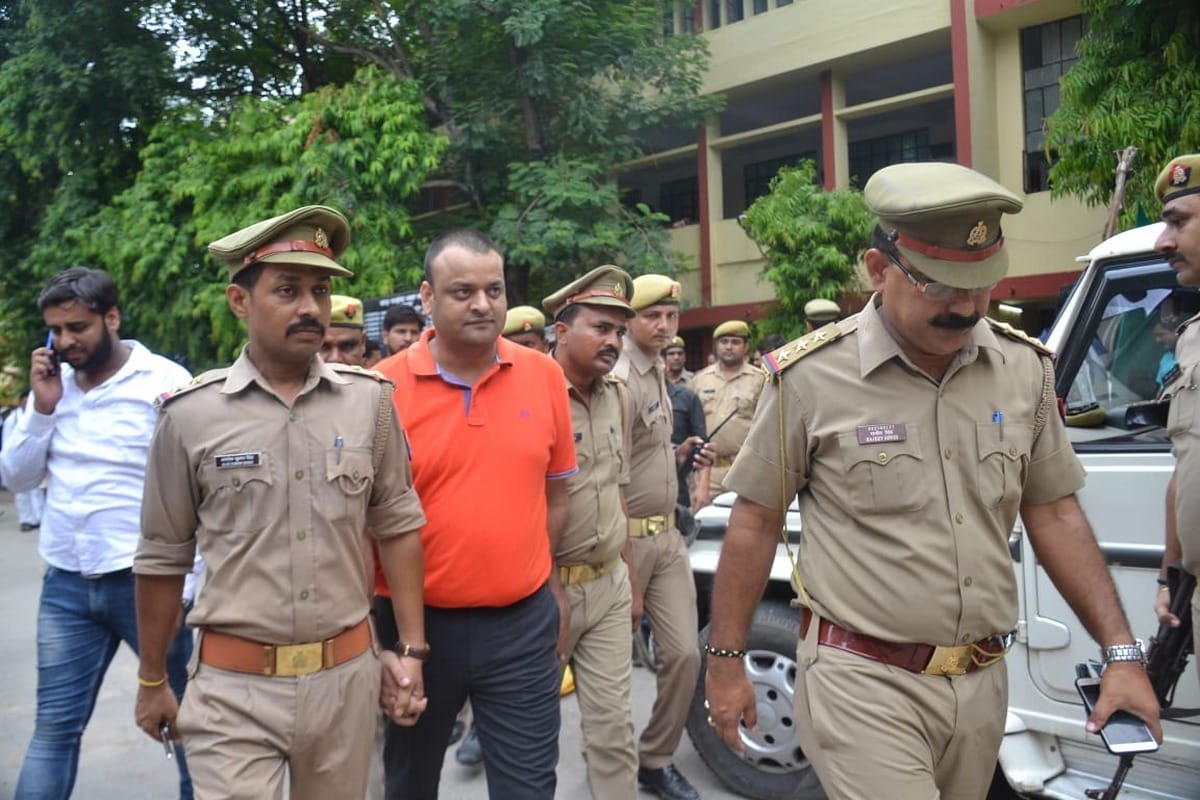 Dr. reena singh murder case dr. alok singh in jail in varanasi