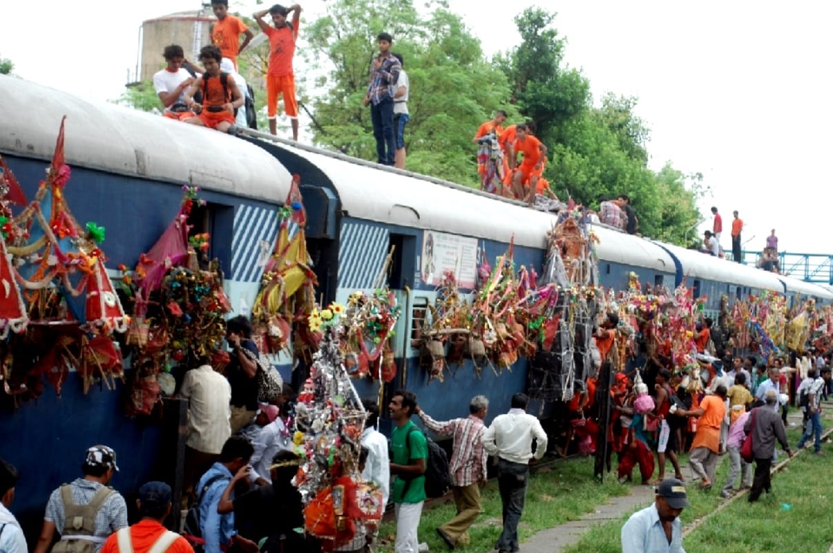 kawad yatra 2019: passenger panic after kawadiya hold on Delhi-haridwar trains