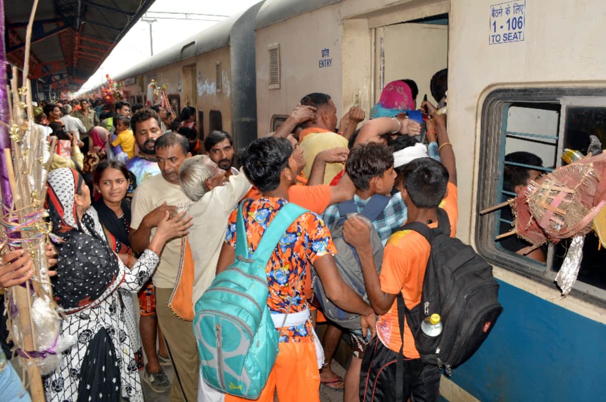 IRCTC offer book railway ticket on diwali and chhath without giving money