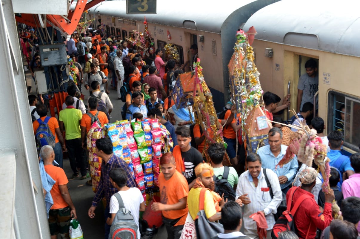 kawad yatra 2019: passenger panic after kawadiya hold on Delhi-haridwar trains