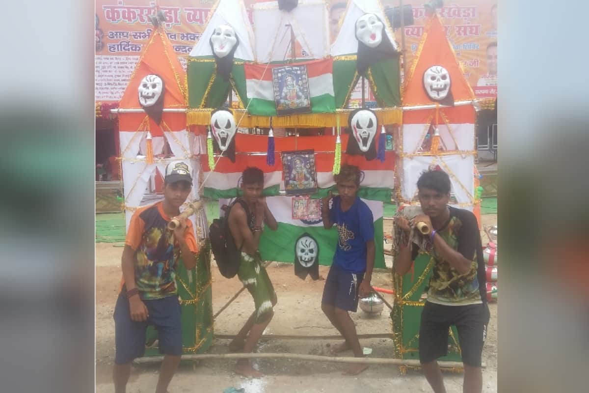 Kanwar Yatra 2019 Amazing pictures, dogs too brings gangajal from haridwar