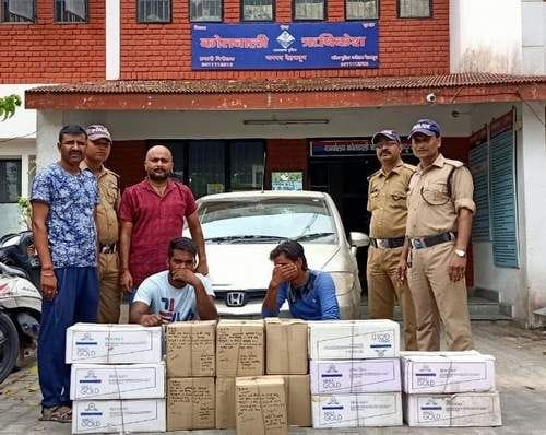 Two smugglers arrested with 15 English bottle liquor