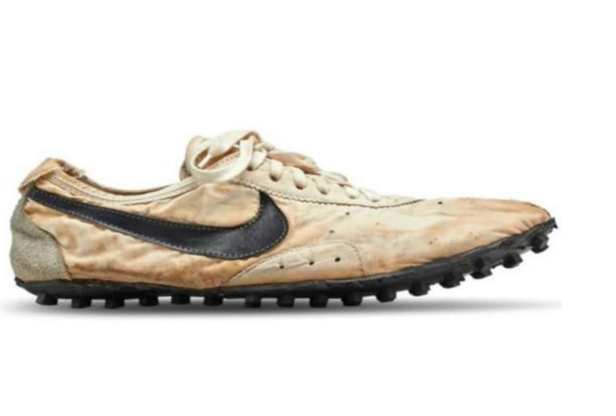rare nike shoe sold in 3 crore in auction