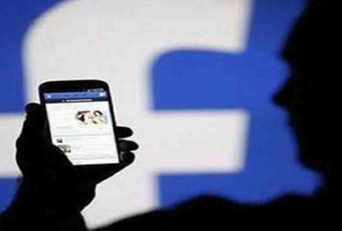 man uploads obscene pictures of woman on facebook arrested