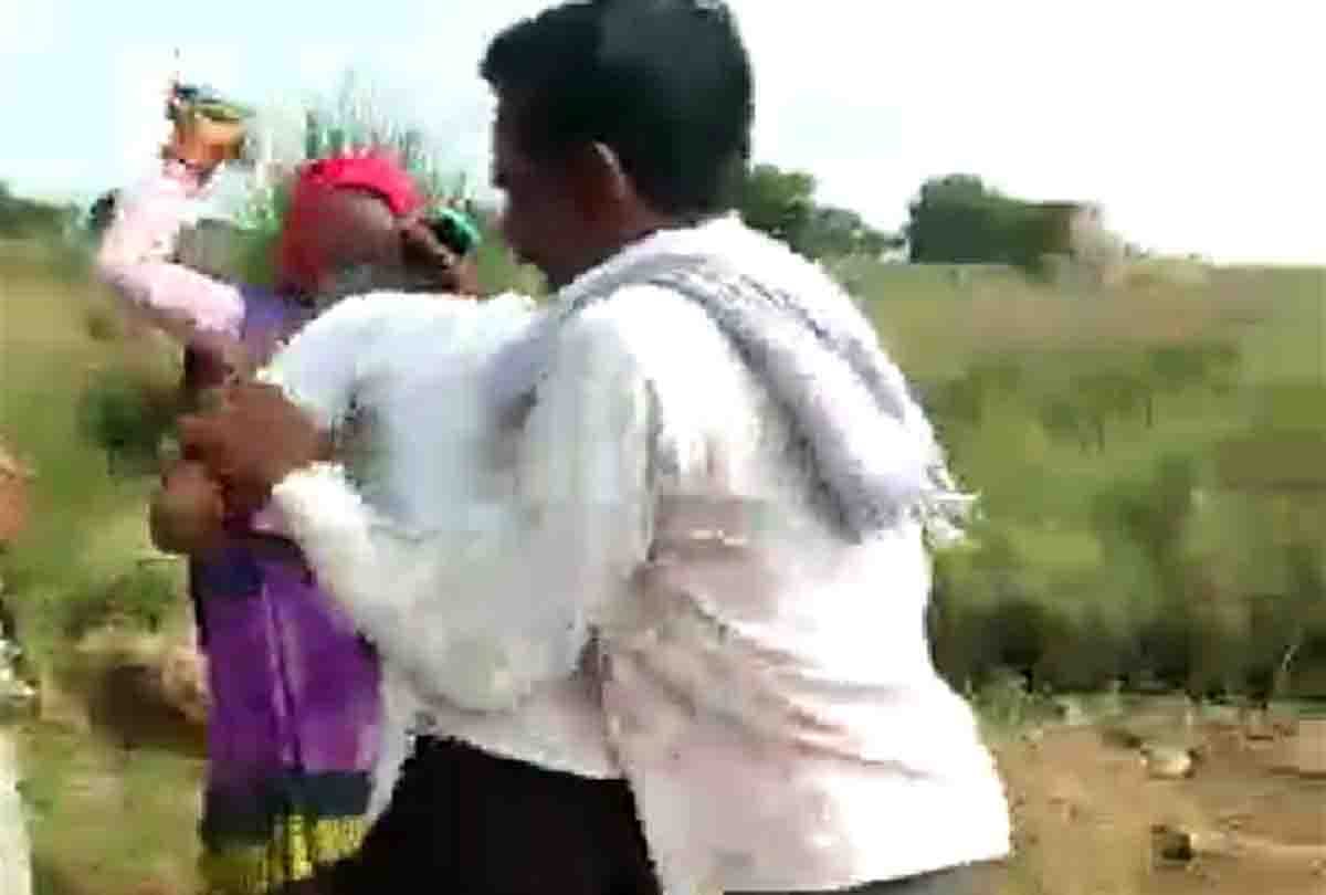 women beating wrong man for flirting