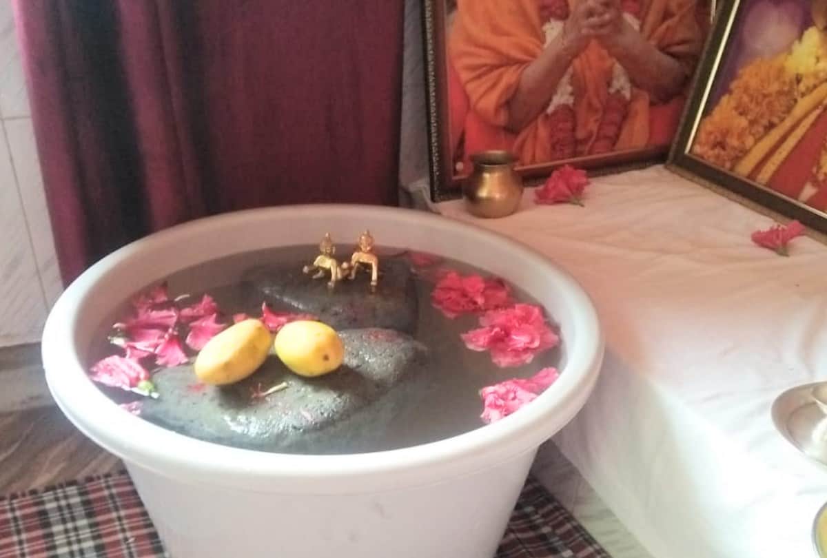 floating stone in water found in jwalamukhi kangra himahal pradesh