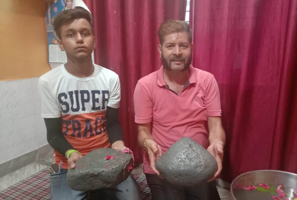 floating stone in water found in jwalamukhi kangra himahal pradesh