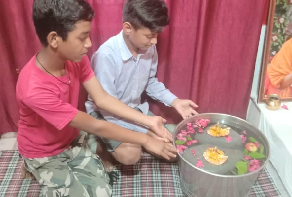 floating stone in water found in jwalamukhi kangra himahal pradesh