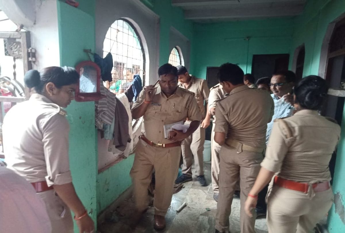 blast in house three injured at pinahat police station