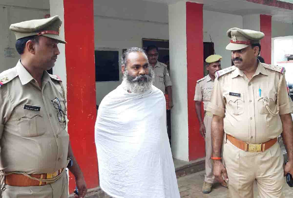 Two monk and Sadhvi arrested for selling drugs worth more than one crore
