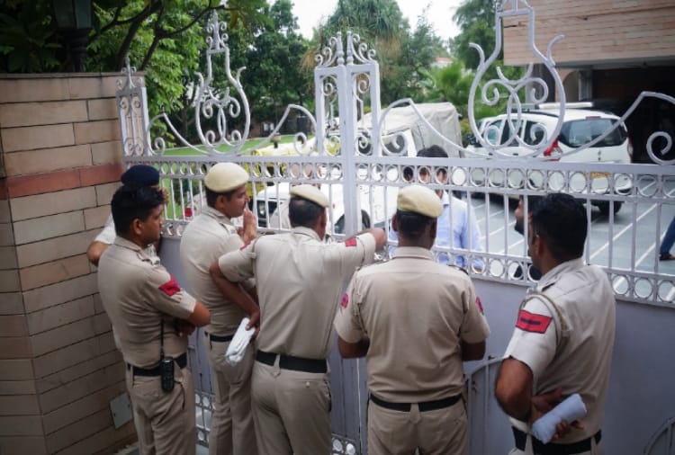 Income Tax Raid Carry On Third Day In Kuldeep Bishnoi Residence