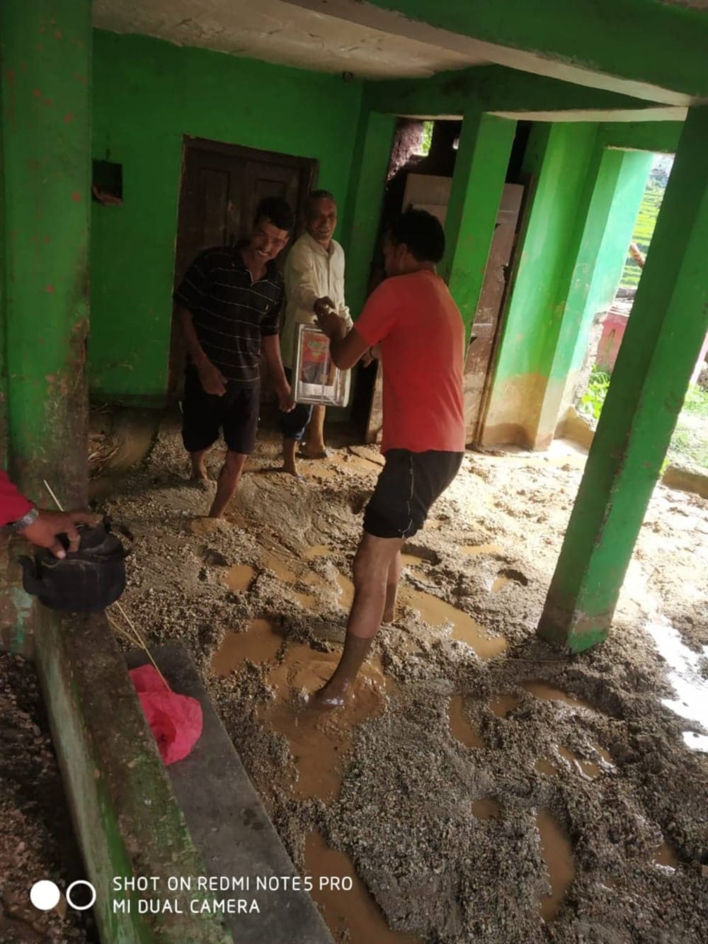 after rain debris enter in 18 house at ghansali tehri uttarakhand