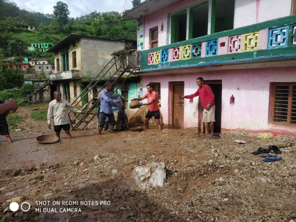 after rain debris enter in 18 house at ghansali tehri uttarakhand