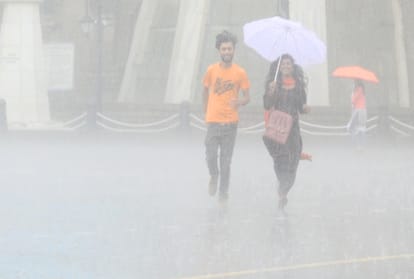 heavy rain alert fro next three hours in seven districts of himachal pradesh
