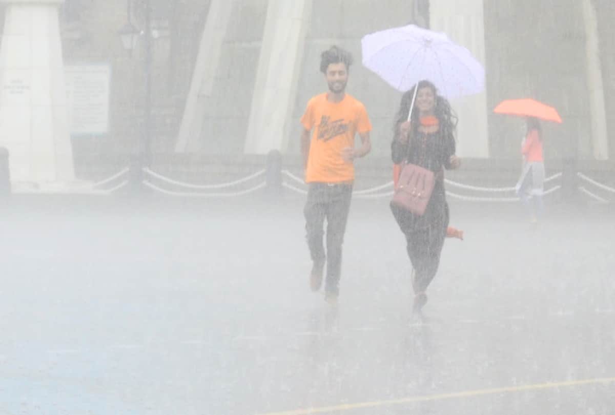 heavy rain lashes in parts of delhi ncr relief from humidity
