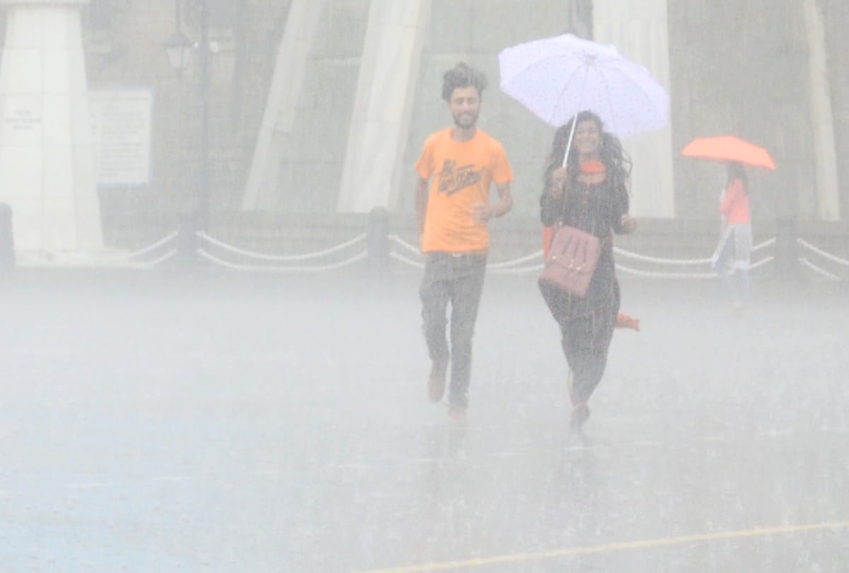 heavy rain lashes in parts of delhi ncr relief from humidity