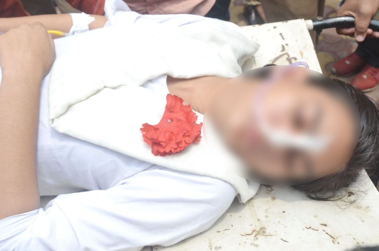 Mother daughter eaten poisonous at SP office in Shamli, Question on Police system