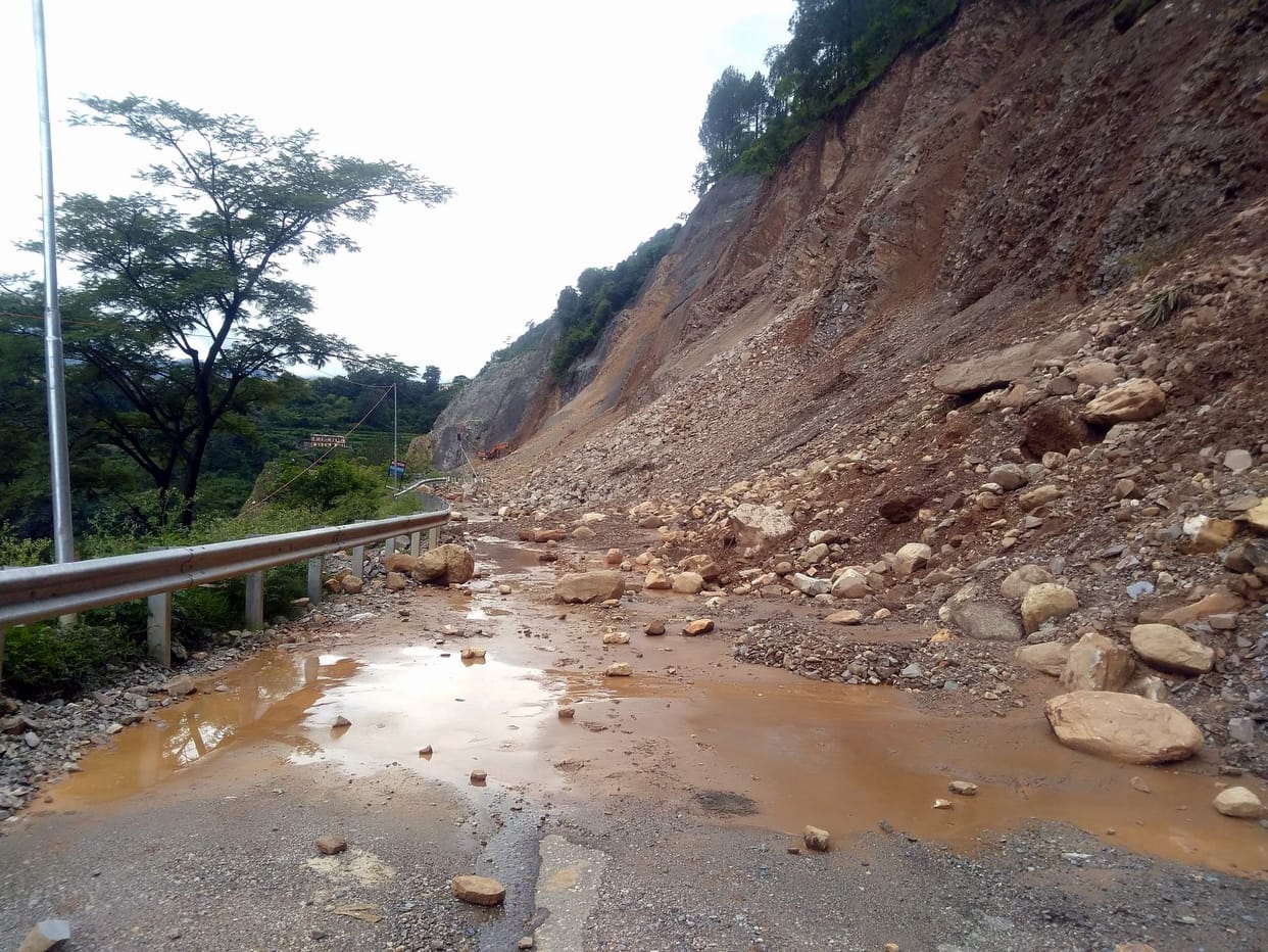 Gangotri Highway Blocked from two days due to landslide