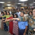 Kargil Vijay Divas blood donation by amarujala foundation by DM varanasi