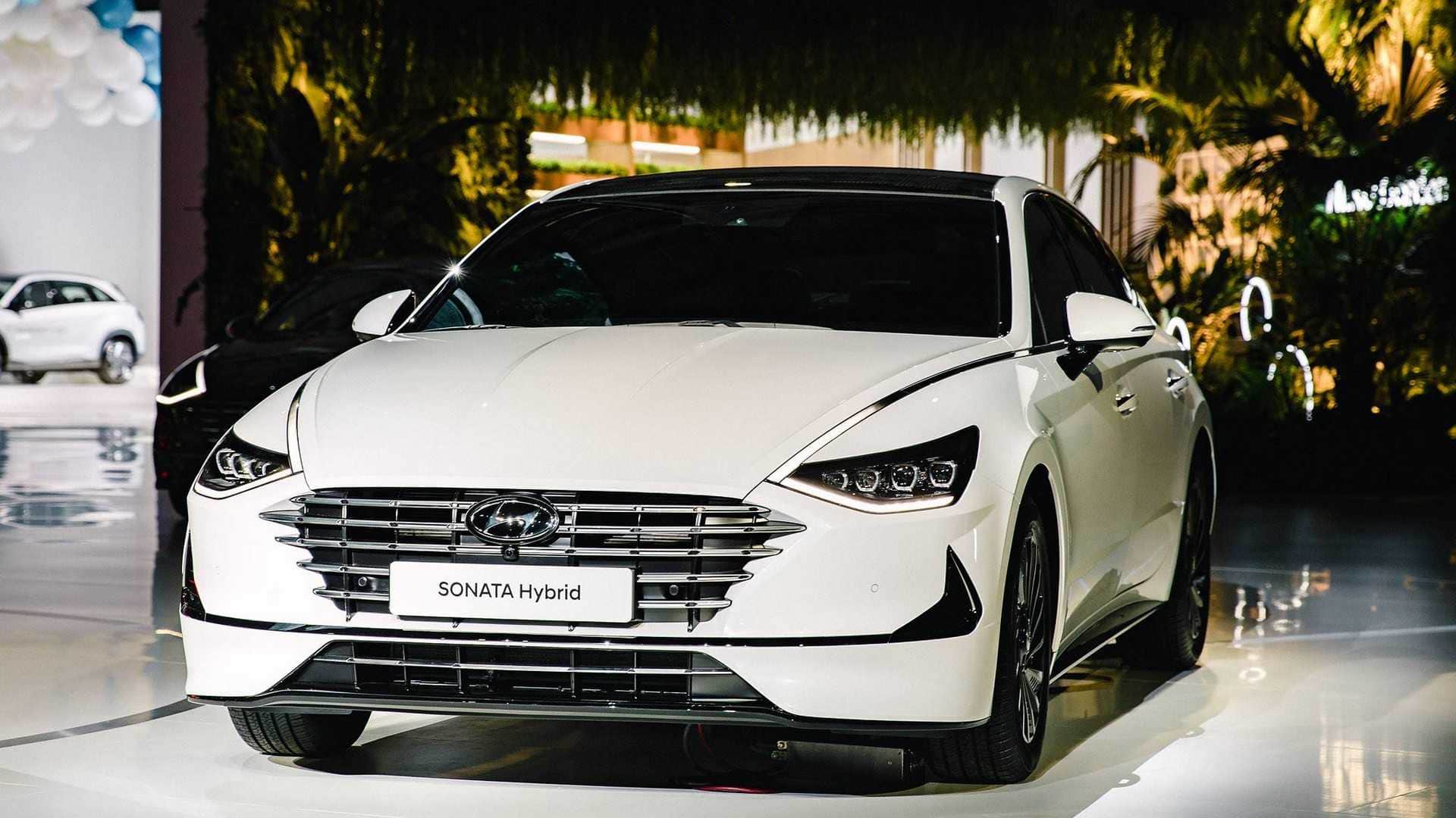 upcoming hyundai sonata 2020 equipped with hybrid technology with solar roof feature