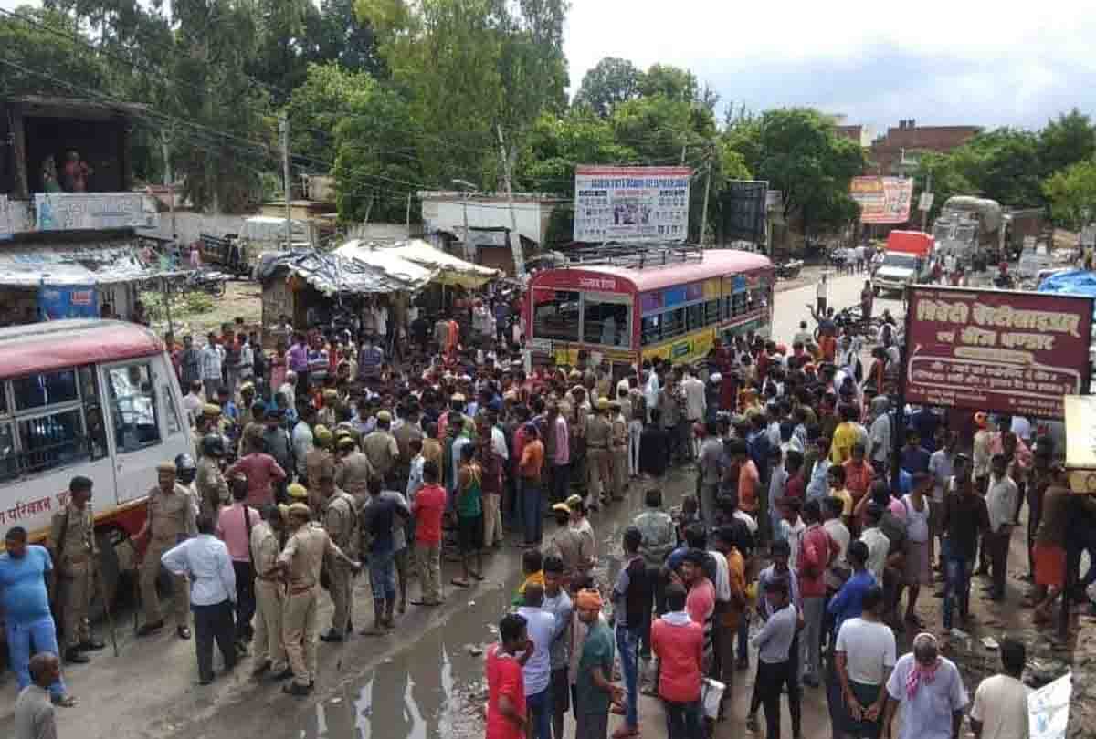 10 year old boy dies in bus accident at unnao