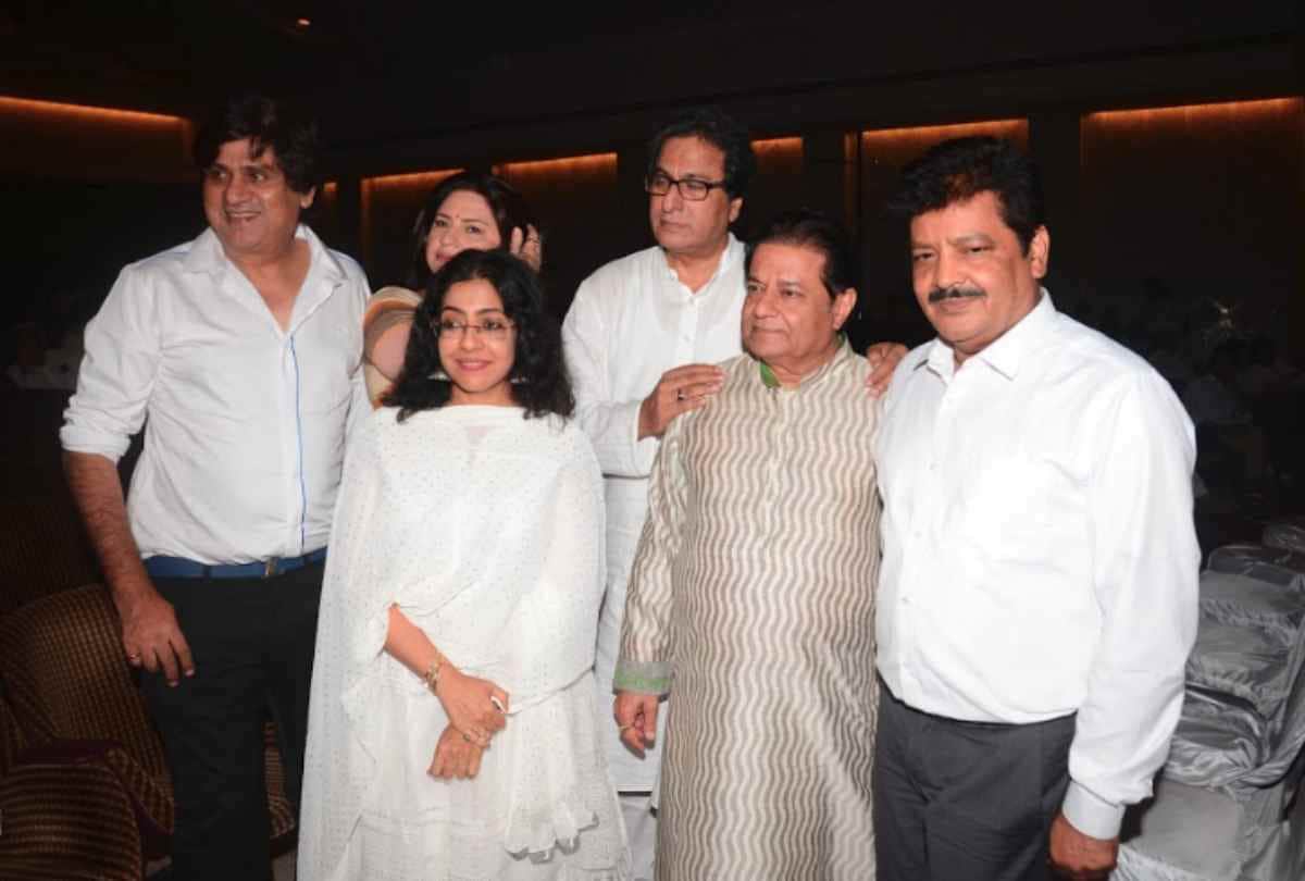 anup jalota mother kamla jalota prayer meet udit narayan to talat aziz reached there