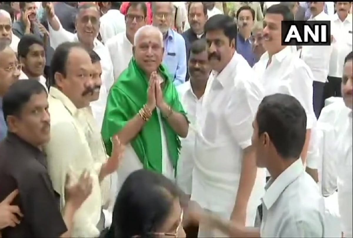 Yediyurappa sworn in as Karnataka Chief Minister, now pass the examination by July 31