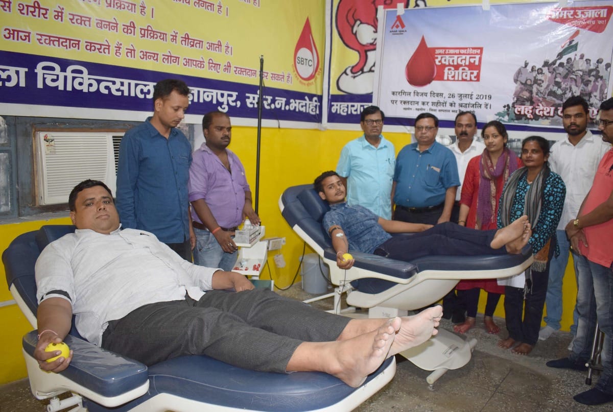Kargil Vijay Divas blood donation camp by amar ujala foundation purvanchal