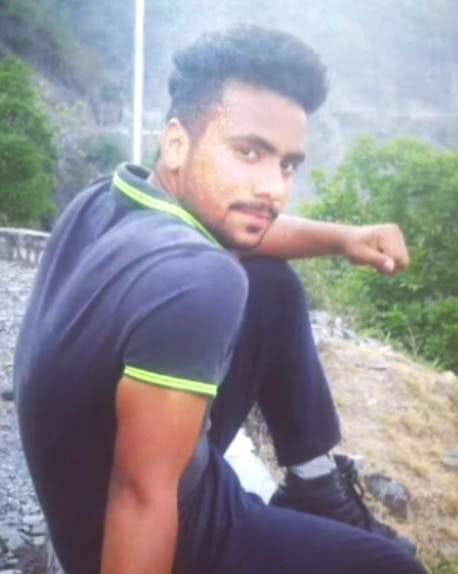 At the time of fixing the refrigerator, the young man died