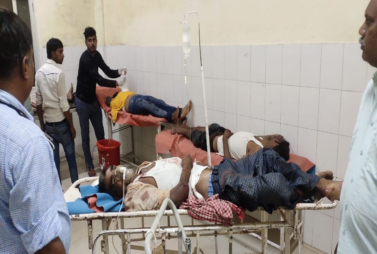 truck auto collision Three killed six injured in agra
