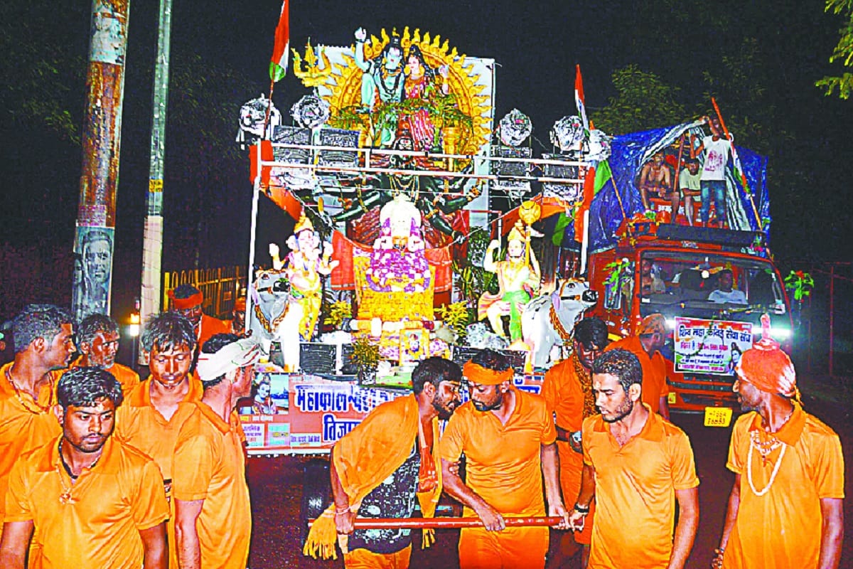 kawad yatra 2019: many lakhs shiv bhakt entering in West UP from haridwar