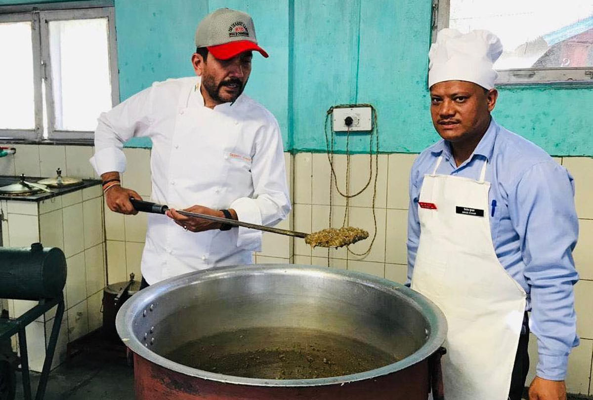 chef Sanjeev Kapoor Prepares Dinner for Kargil Vijay Diwas, ‘Tiranga kheer’ at Drass to mark victory