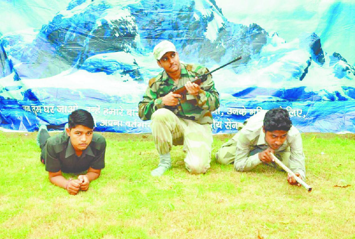 Kargil vijay diwas 2019 school children salute Indian army soldiers in mathura
