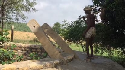 dashrath manjhi of bundelkhand Krishna Cole story from chitrakoot water crisis