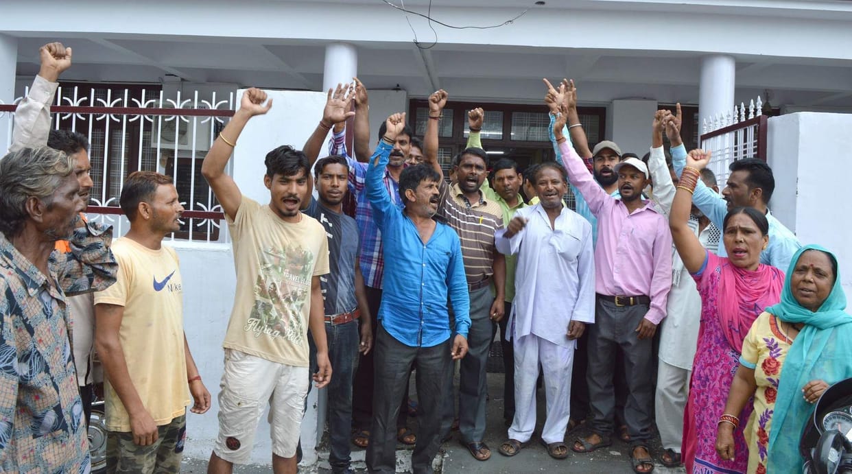sweeper protest due to no pay of 7th pay commission 's arrear