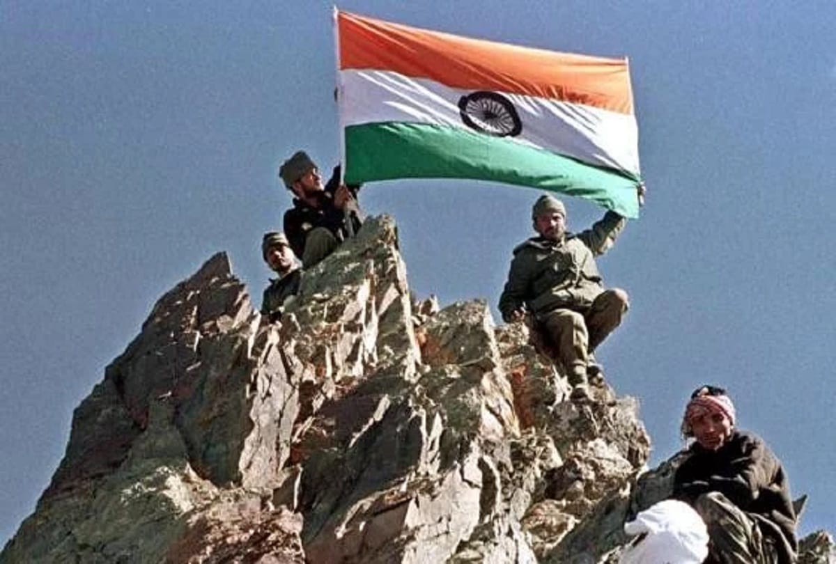 Kargil Day: Indian army climbing mountain for two day and captured two Pakistani posts