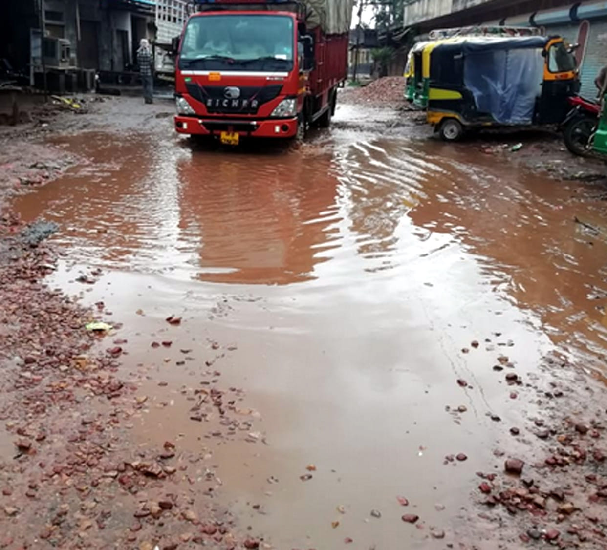 road, damege road