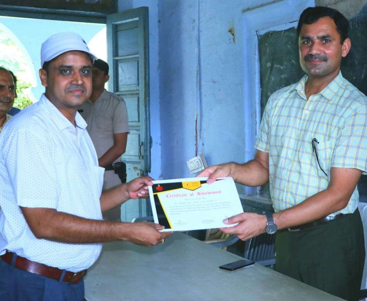 Teacher's got award for Saksham scheme
