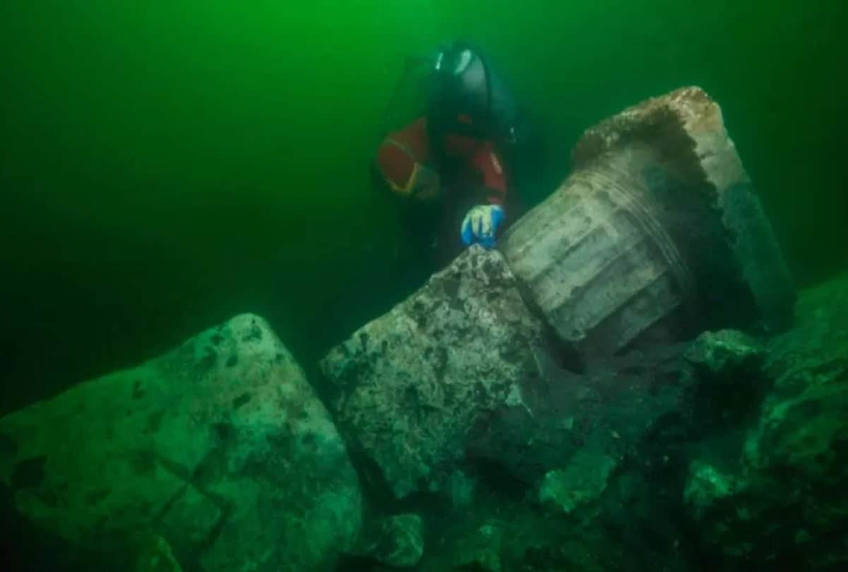 Mysterious temple and treasure laden ships found in underwater Egyptian Atlantis