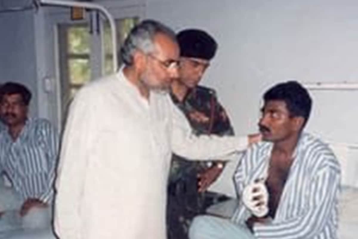 Vijay Diwas: PM Modi tweets pictures of conflict and said Kargil visit was unforgettable