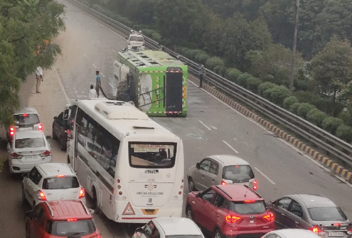 Road accident on noida-greater noida expressway