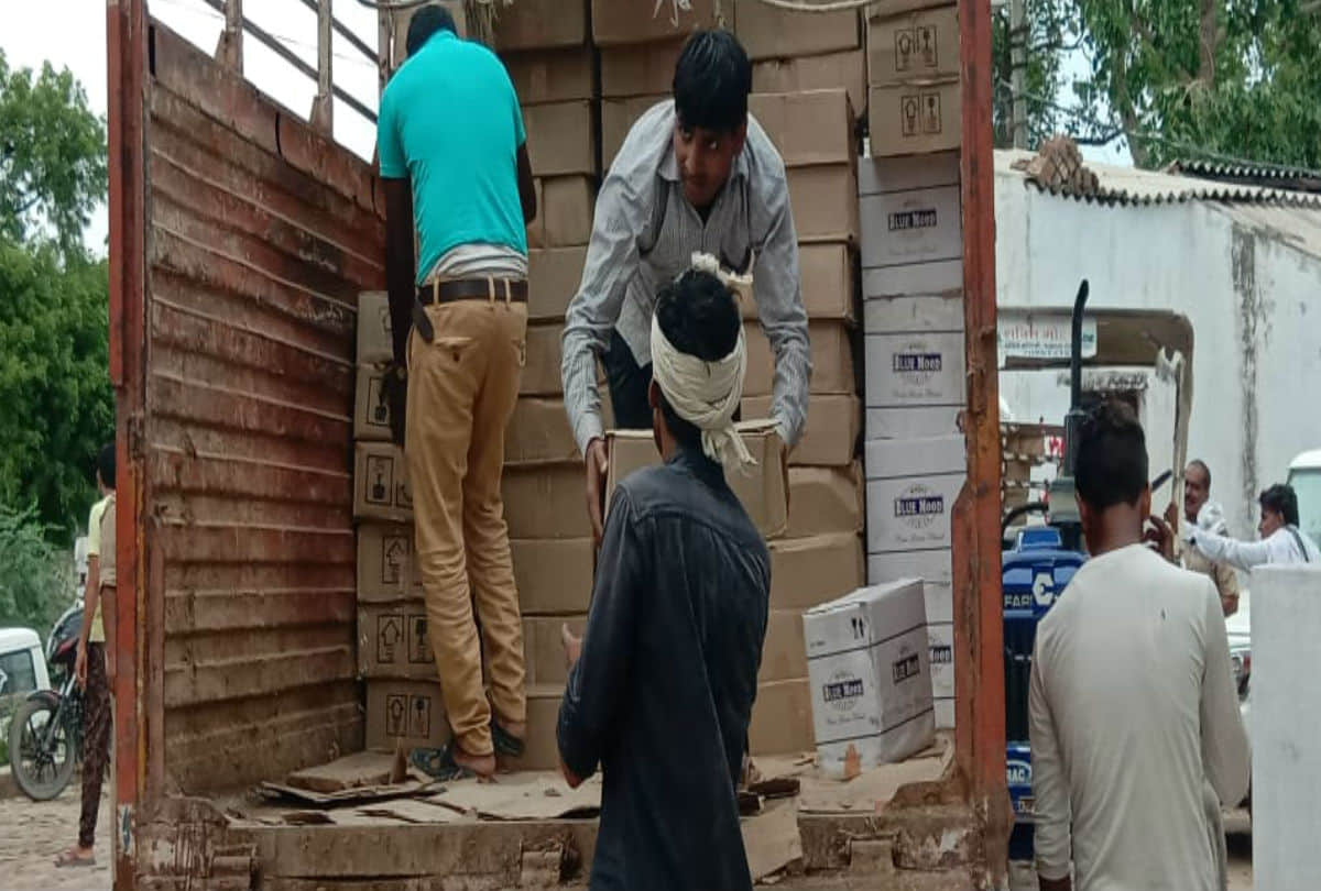 Three people arrested, including BJP leader, were exposed to liquor being stolen from the police station's shop in Prayagraj