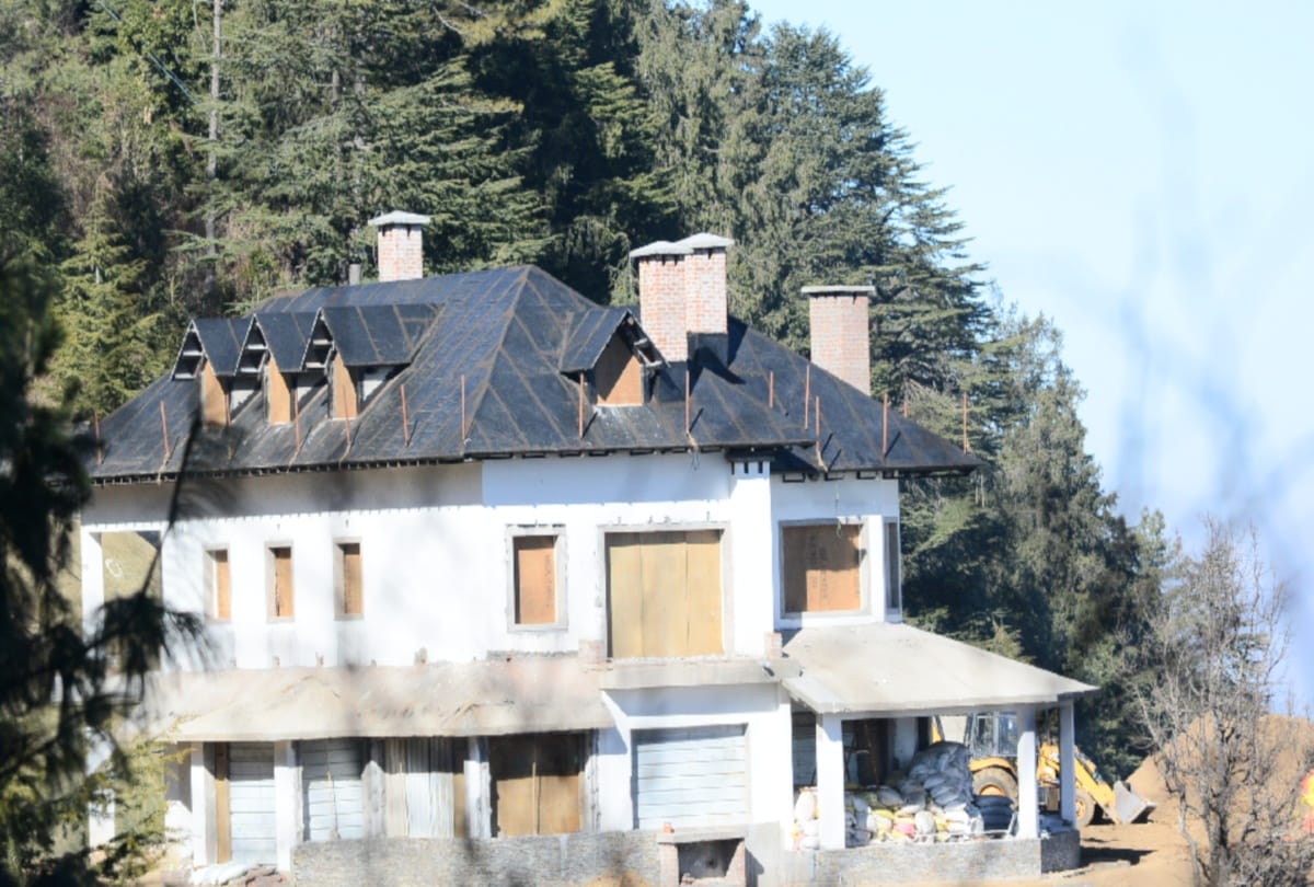 priyanka gandhi vadra house construction completed in shimla