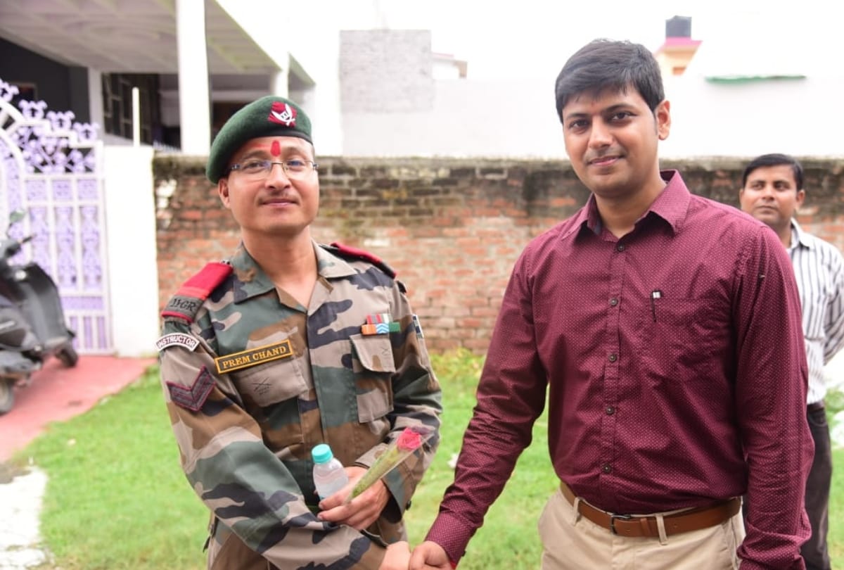 saumitra is fighting for the rights of martyrs