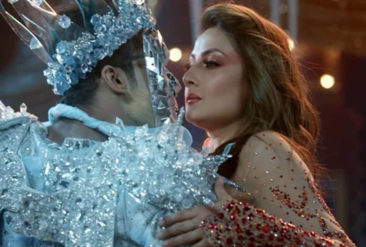 Nach Baliye 9 Urvashi Dholakia commenting emotional post on her ex boyfriend Anuj Sachdeva