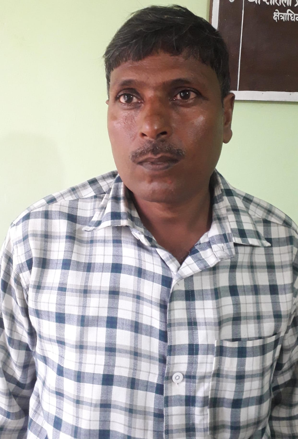 JE arrested for taking five thousand bribe