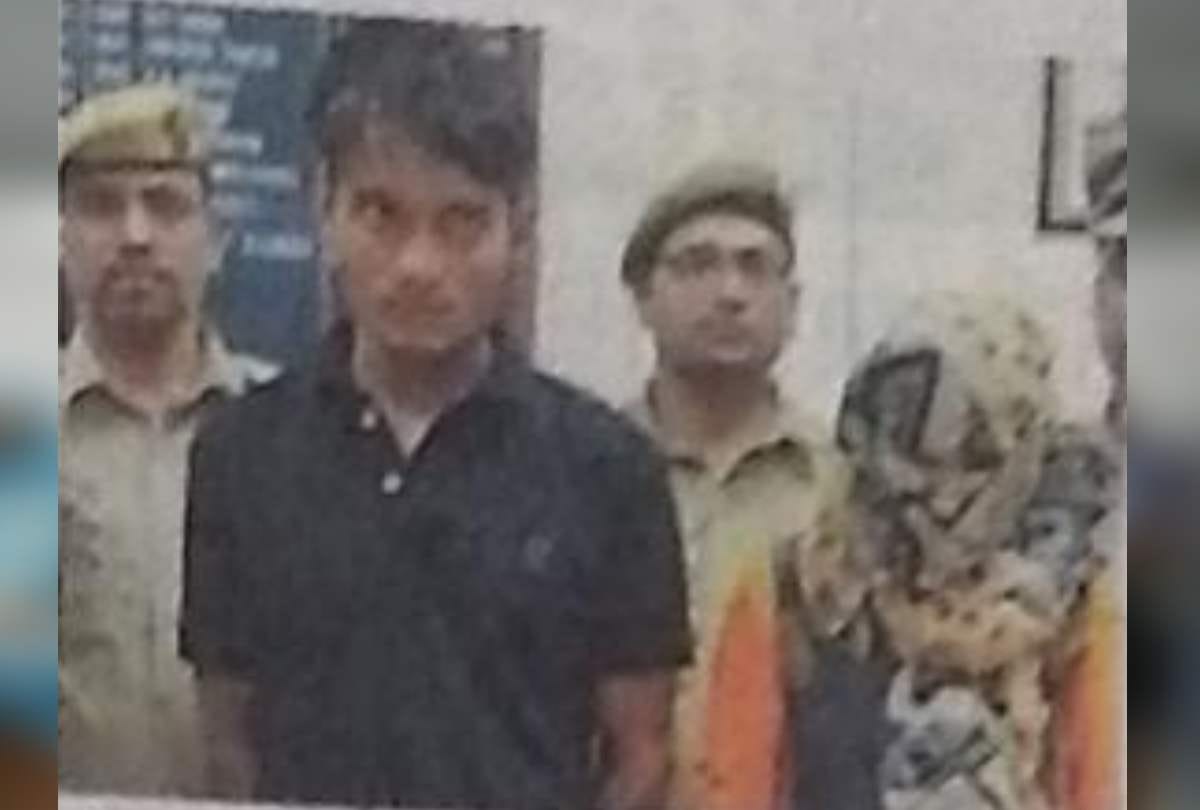 After theft this love couple use to sell good online arrested by delhi police theft in vacant houses