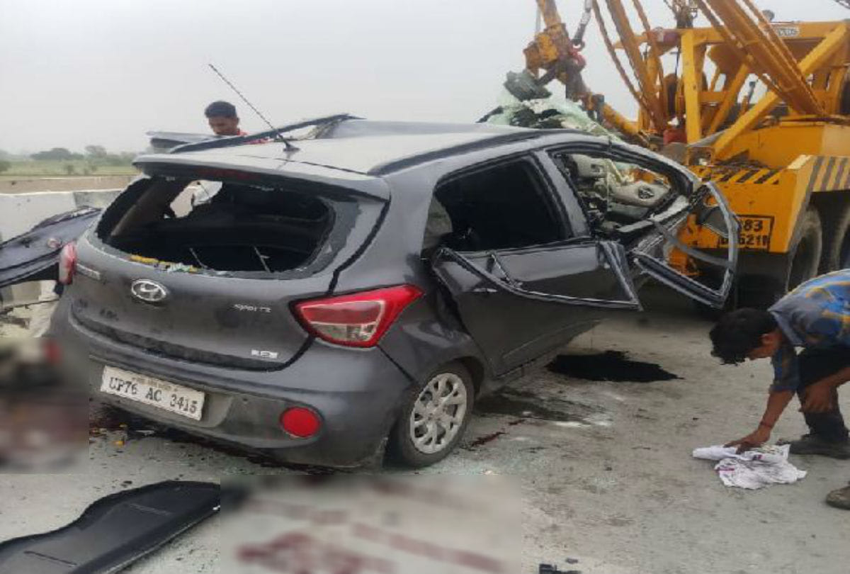 eight person died in road accidents in agra