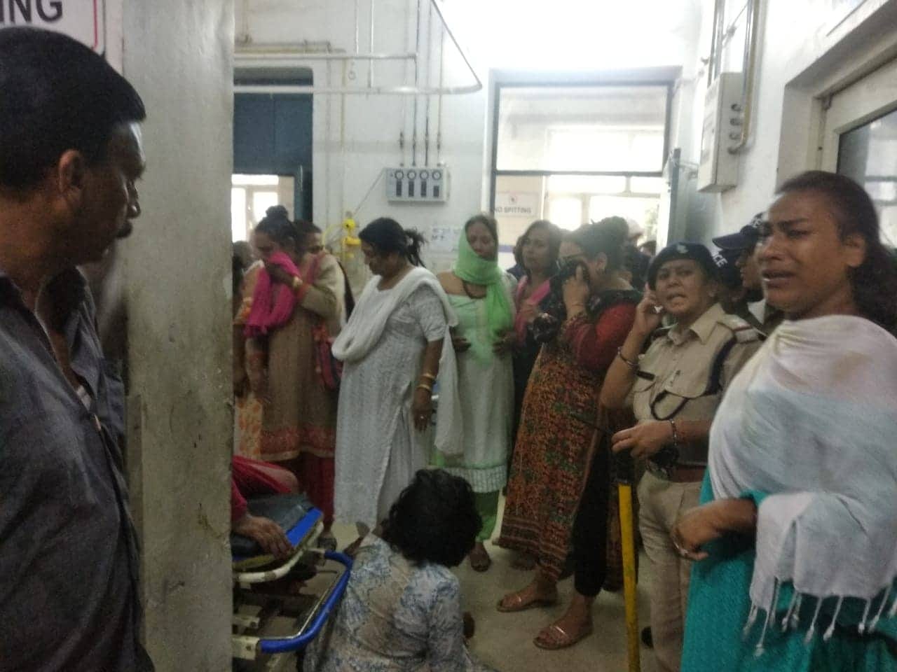 eunuchs two group fight in dehradun