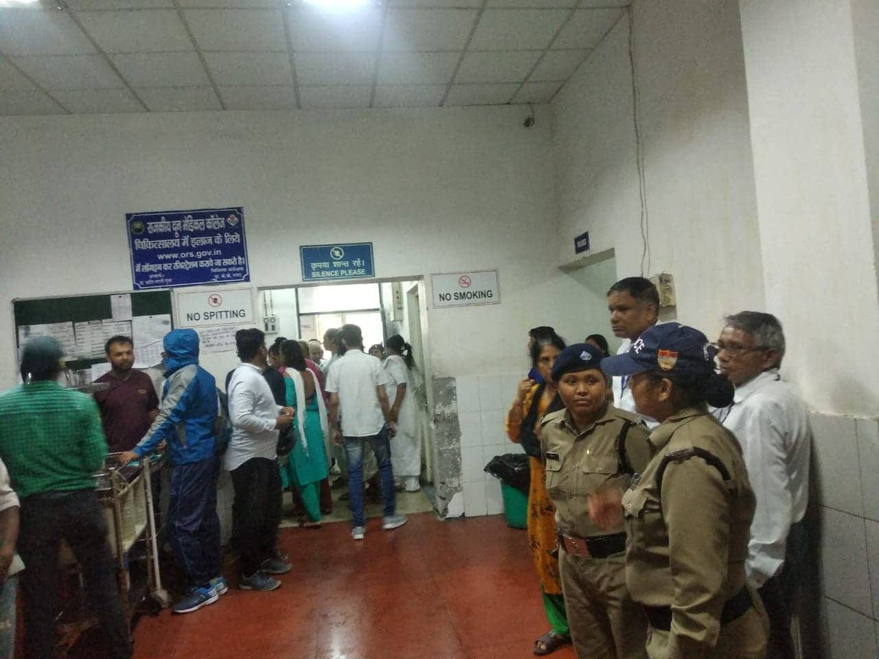 eunuchs two group fight in dehradun